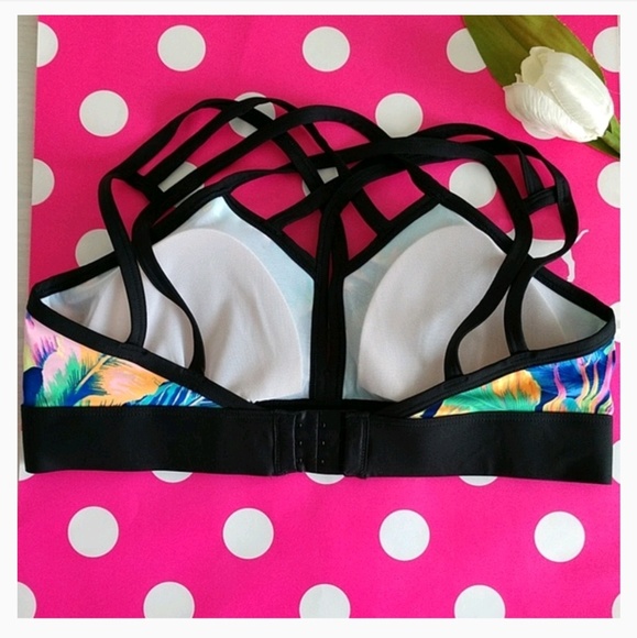 Size L🌷PINK VICTORIA'S SECRET ULTIMATE SPORT BRA. - Picture 2 of 4